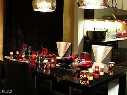 Deluxe Holiday Home in Welkenraedt with Hot Tub & Steam Shower