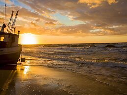 Cozy Holiday Home in Mielno near Lake