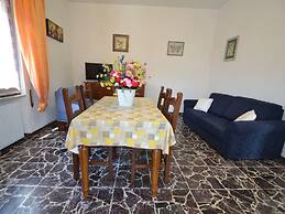Cosy and Comfortable Apartment in Marina di Massa, Near the Beach