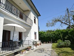 Cosy and Comfortable Apartment in Marina di Massa, Near the Beach