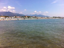 Cosy and Comfortable Apartment in Marina di Massa, Near the Beach