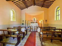 Tranquil Holiday Home in Chianni With Swimming Pool