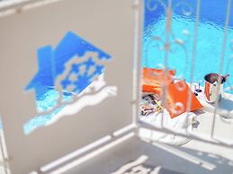 Modern Villa with Private Pool & Hot Tub near Center & Beach