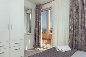 Beautiful Apartment in Between Split and Trogir
