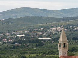 Beautiful Apartment in Between Split and Trogir