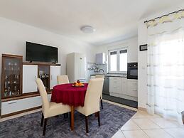 Simplistic Apartment in Malinska near Sea
