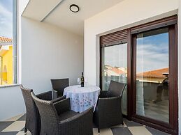 Simplistic Apartment in Malinska near Sea