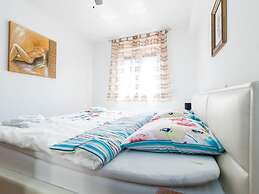 Simplistic Apartment in Malinska near Sea