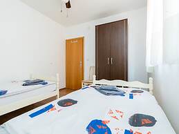 Simplistic Apartment in Malinska near Sea
