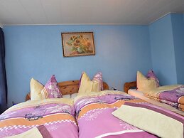 Geraeumige Ferienwohnung mit Garten in Brusow