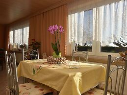 Geraeumige Ferienwohnung mit Garten in Brusow