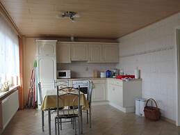 Geraeumige Ferienwohnung mit Garten in Brusow