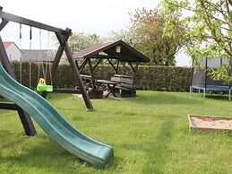 Geraeumige Ferienwohnung mit Garten in Brusow