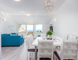 Charming Villa in Dramalj with Hot Tub