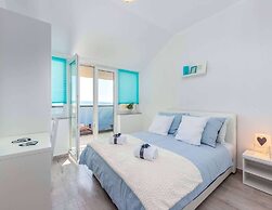 Charming Villa in Dramalj with Hot Tub