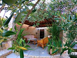 Apartment in Murter With Swimming Pool