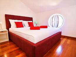 Apartment in Murter With Swimming Pool