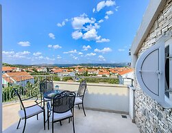 Apartment in Murter With Swimming Pool