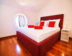 Apartment in Murter With Swimming Pool