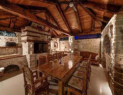 Apartment in Murter With Swimming Pool