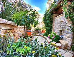 Apartment in Murter With Swimming Pool