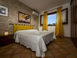 Belvilla by OYO Beautiful Holiday Home Near Beach