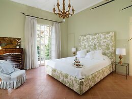 Elegant Villa With Pool and Garden