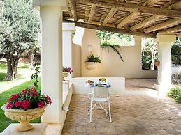 Elegant Villa With Pool and Garden