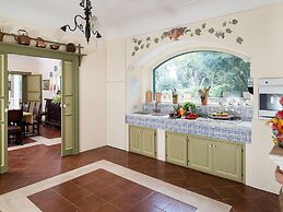 Elegant Villa With Pool and Garden