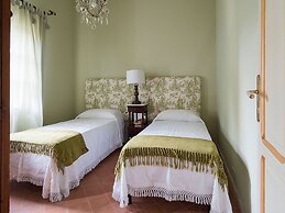 Elegant Villa With Pool and Garden