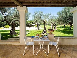 Elegant Villa With Pool and Garden