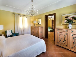 Elegant Villa With Pool and Garden