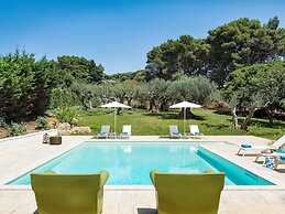 Elegant Villa With Pool and Garden