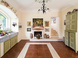 Elegant Villa With Pool and Garden