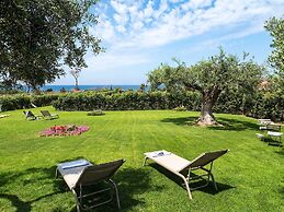 Elegant House in Cefalù, Near the Sea With Stunning Views and Garden!
