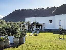 Elegant House in Cefalù, Near the Sea With Stunning Views and Garden!