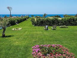 Elegant House in Cefalù, Near the Sea With Stunning Views and Garden!