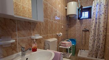 Spacious Apartment With Terrace & Garden Grill