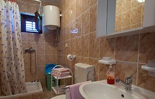 Spacious Apartment With Terrace & Garden Grill