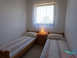 Spacious Apartment With Terrace & Garden Grill