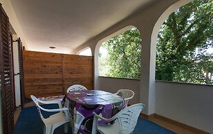 Spacious Apartment With Terrace & Garden Grill