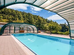 Agriturismo in the Appenines with Covered Swimming Pool & Hot Tub