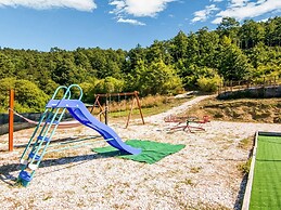 Agriturismo in the Appenines with Covered Swimming Pool & Hot Tub