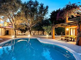 Belvilla by OYO Villa Arangea Dieci