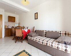 Nice Apartment With Terrace Near the Beach