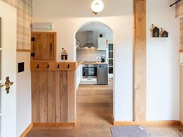 Charming House With Sauna, Jacuzzi in Bullange