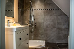 Peaceful Peer Holiday Home