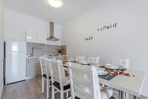 Peaceful Villa in Dramalj with Hot Tub