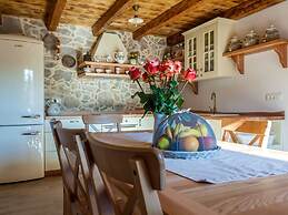 Gorgeous Villa With Private Swimming Pool and Covered Terrace