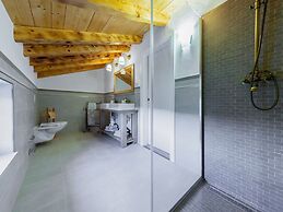 Gorgeous Villa With Private Swimming Pool and Covered Terrace